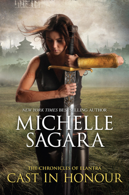 Cast In Honour (Michelle  Sagara). 